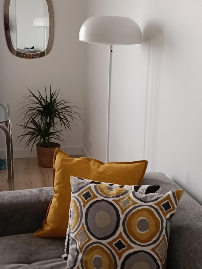 Chelles Centre Ville 2 Chambres Pres Des Bords De Marne 10 Minutes A Pieds De La Gare De Chelles-Gournay 5 Minutes De La Gare De Vaires-Sur-Marne 20 Minutes De Disneyland Jusqu'A 5 Couchages Possibles Esterno foto