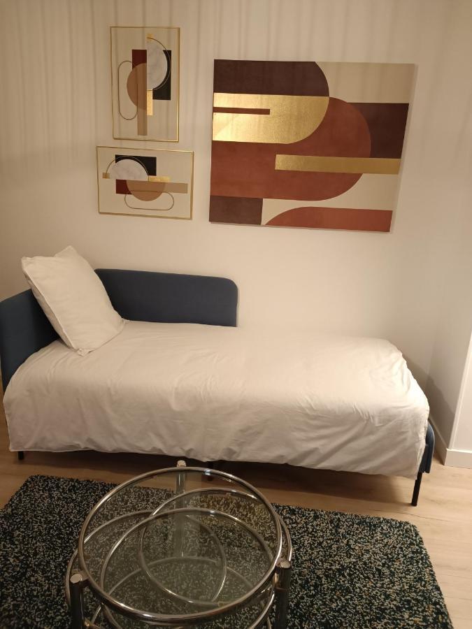 Chelles Centre Ville 2 Chambres Pres Des Bords De Marne 10 Minutes A Pieds De La Gare De Chelles-Gournay 5 Minutes De La Gare De Vaires-Sur-Marne 20 Minutes De Disneyland Jusqu'A 5 Couchages Possibles Esterno foto